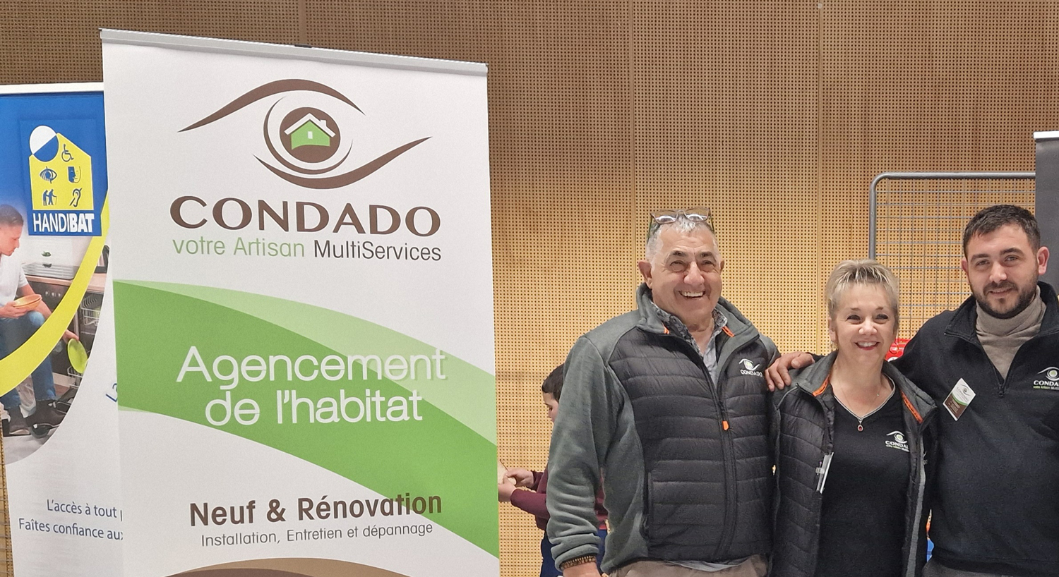 CONDADO sur le stand HANDIBAT au Salon Autonomic Toulouse 2026 présentant une douche adaptée PMR